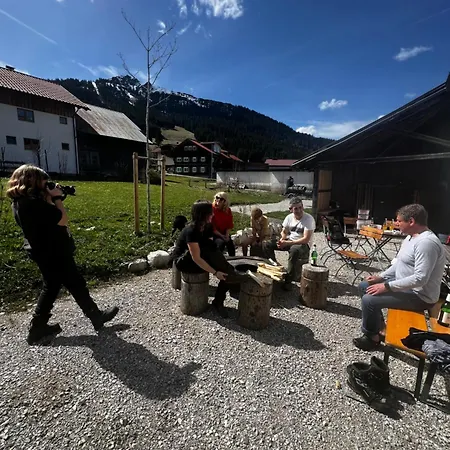 Floras Haus منزل للإقامة