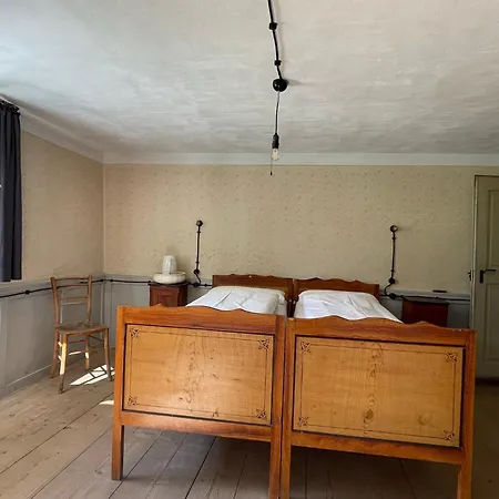 Floras Haus Pansiyon Schattwald