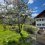 Floras Haus ホームステイ シャットヴァルト